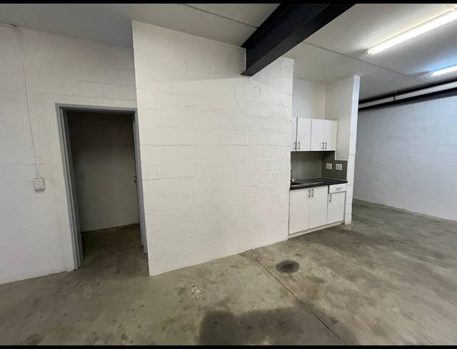 359M² WAREHOUSE TO LET IN RIVERGATE
